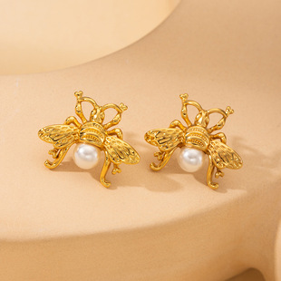 European and American fashion niche titanium steel gold-plated seahorse star shape earrings female design sense retro earrings factory direct sales