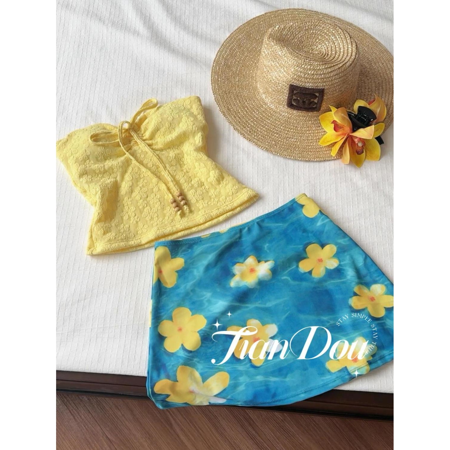 [Summer Style] ins Wind Island Beach Vacation Pure Desire Wind Bikini Split Skirt Three-piece Hot Spring