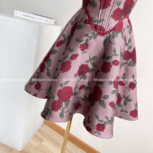 Vintage Palace Style Rose Jacquard A- line Strap Dress 2023 Spring and Summer Hong Kong Style Tight Waist Slimming Large Umbrella Skirt