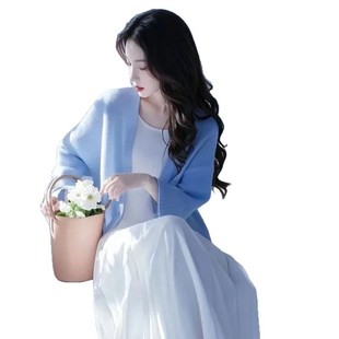 2025 spring and summer wear a set of women's small white suspenders dress with knitted cardigan suit women