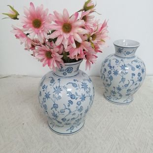 Pure hand-painted blue and white porcelain vase flower insert new Chinese-style ceramic blue and white vase wholesale ornaments home desktop flower arrangement