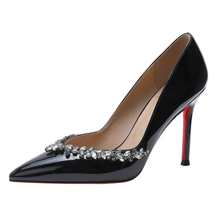 2025 New Nude Color V-Mouth Chain High Heels Women's Rhinestone Stiletto Heel Pointed Elegant French Style Red Bottom Banquet Shoes