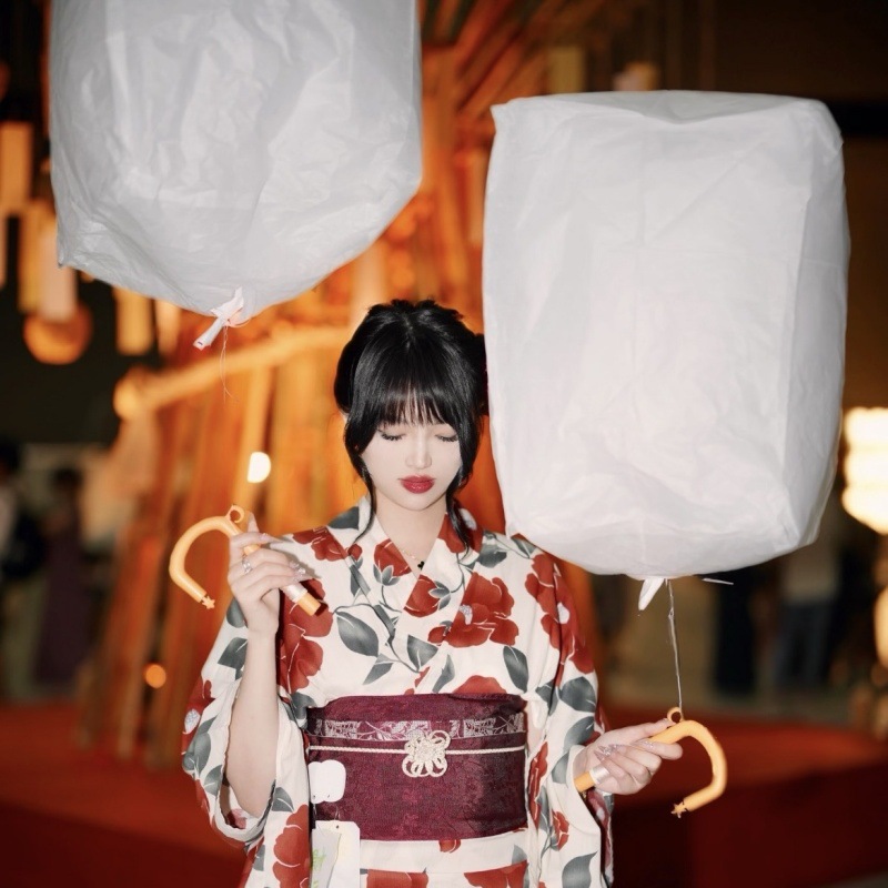 2026 New Year's Eve Electronic Kongming Lanterns, Flameless Balloons, Creative Wishing Lanterns, Sky Lanterns, Popular on Social Media, Suitable for Stalls and Displays