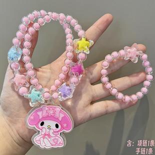 Новое ожерелье с имитацией камеры Sanrio можно проецировать
