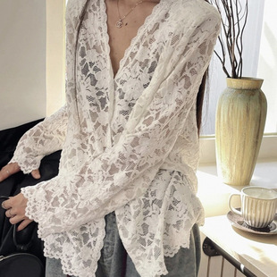 Long-sleeved shirt women's 2024 autumn new high-end feeling hot bottoming shirt high-end feeling sweet and spicy hollow lace top