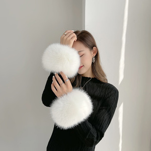 Fur fur fur sleeve warm sleeve gloves windproof cuff hand ring black faux fox fur wristlet hand ring winter