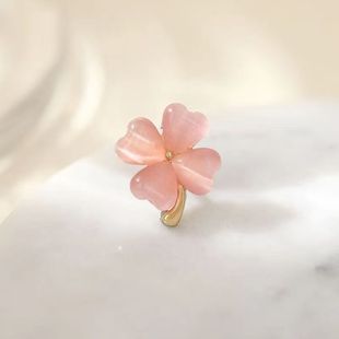 Four-leaf clover brooch women's 2024 new fashion niche design cat's eye stone corsage Japanese and Korean net red temperament pin