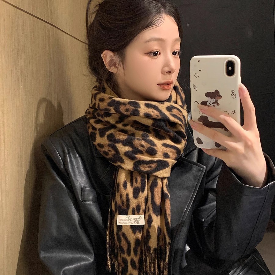 Imitation Cashmere Leopard Print Scarf for Women, Autumn and Winter Thickened Printed Tassel Shawl, Versatile Warm Neck Scarf, Wholesale and Dropshipping