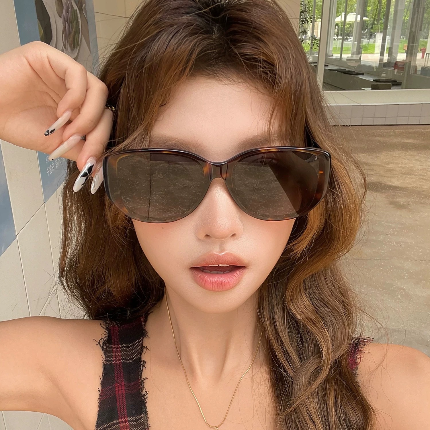 New High-End Retro Cat-Eye Large-Frame Sunglasses, Fashionable Sun Protection, Slimming, Unisex, Anti-Uv Sunglasses