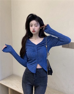 American Hot girl pure desire style T-shirt women's autumn design irregular sweet spicy V-neck temperament slim bottoming shirt top