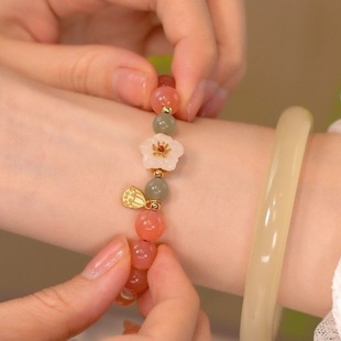 Shake the sound of jade beads with [thousands of spring flower language] small flower bracelet warm and full niche luxury bracelet students all-match