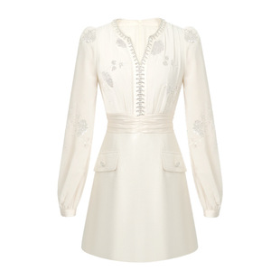 2024 autumn and winter new women's clothing French daughter gold heavy industry diamond V collar stitching slim high dress 51115