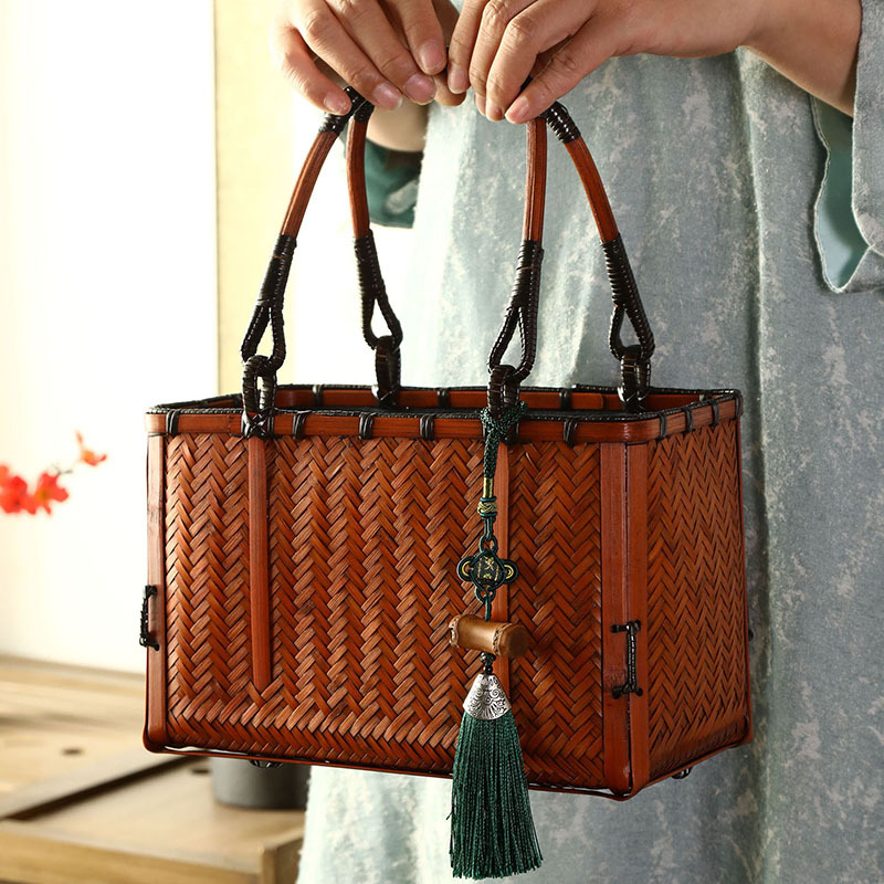 New women's bamboo woven handbag, handmade, versatile small bag, retro bag, perfect for pairing with cheongsam, Chinese style, niche Zen-inspired storage.
