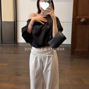 Guangzhou Thirteen Lines Korean Style High-End Slanted Shoulder Top Satin Short Off-Shoulder Short-Sleeved Shirt Summer Women's Clothing