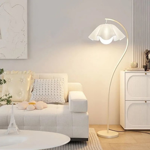 Ins Cream Style Floor Lamp vintage French Retro Living Room Bedroom Bedside Vertical Table Lamp Internet Celebrity Atmosphere Lamp