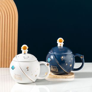 Creative spaceman planet mug with lid spoon round ceramic cup embossed gift supply wholesale drinking cup