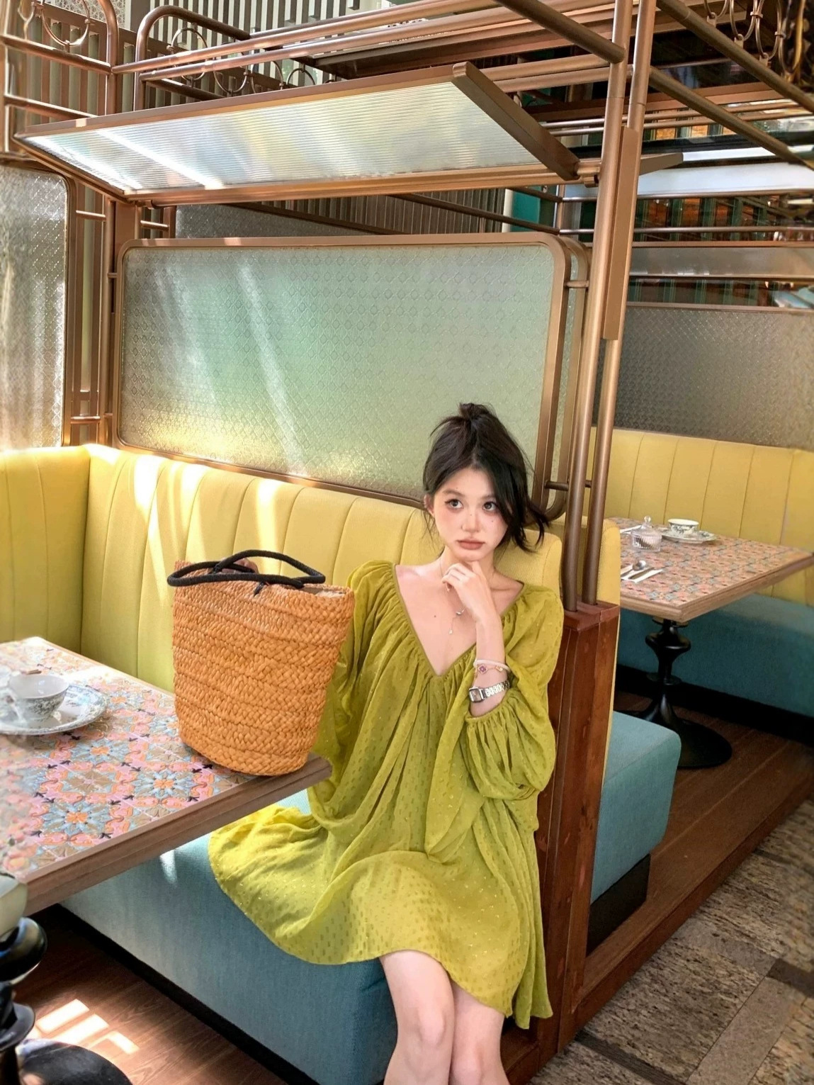 Resort Style Strappy Backless V-Neck Long-Sleeved Dress for Women Summer French Loose Green Skirt Casual A-Line Short Skirt