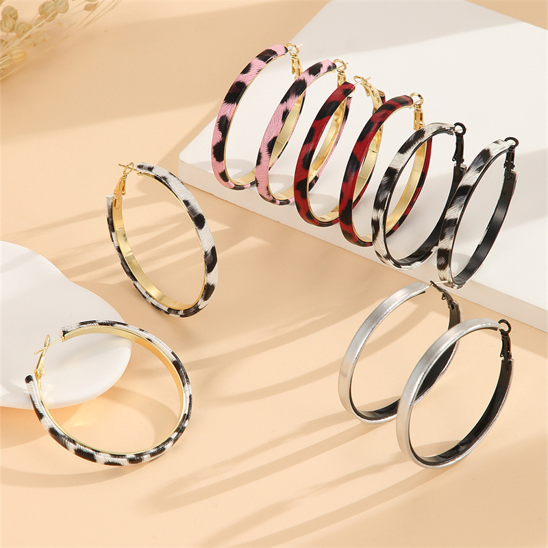 Eco-Friendly New Exaggerated Leopard Print Faux Leather Earrings European and American Cross-Border Style Personality Hoop Earrings Niche Fashion Earrings
