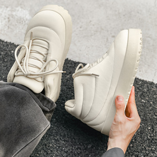Cross-border Special Offer ins Tide Super Hot Bread Sense Design Niche Thick Sole Elevated White Shoes Men's Lightweight Platform Shoes