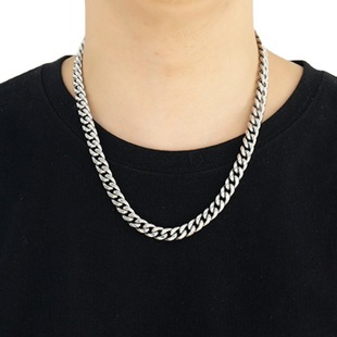 European and American stainless steel Cuban chain necklace fashion sweater chain men's square buckle titanium steel collar jewelry wholesale