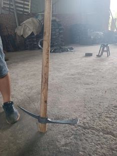 Hand-forged hoe cross pickaxe cross hoe flood prevention outdoor camping high carbon manganese steel preparation pickax wholesale