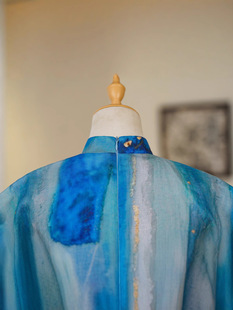 Новый Cheongsam весной 2025