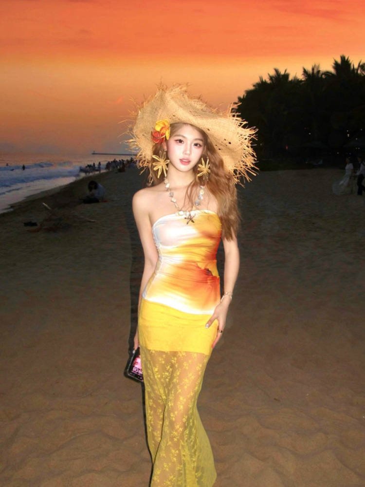 Seaside Vacation Hot Girl Suit Women's Summer Printed Tube Top with Yellow Lace Hip-Covering Fishtail Skirt