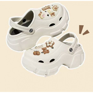 2025 Croc Shoes Women's Summer Outerwear Increased Shit Feeling Thick Sole Anti-Slip Fashion Internet Celebrity Cute Beach Sandals