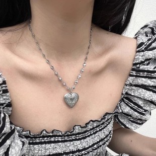 Korean Style Ins Niche Chic Texture Love Stitching String Chain Pendant Necklace Spice Girl Retro Carved Sweet