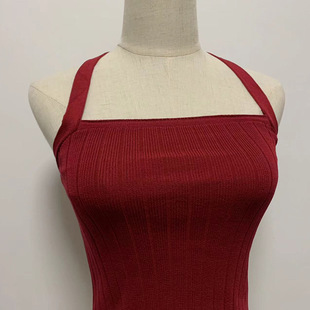 Yu Shuxin's Red Knit Camisole with Neck