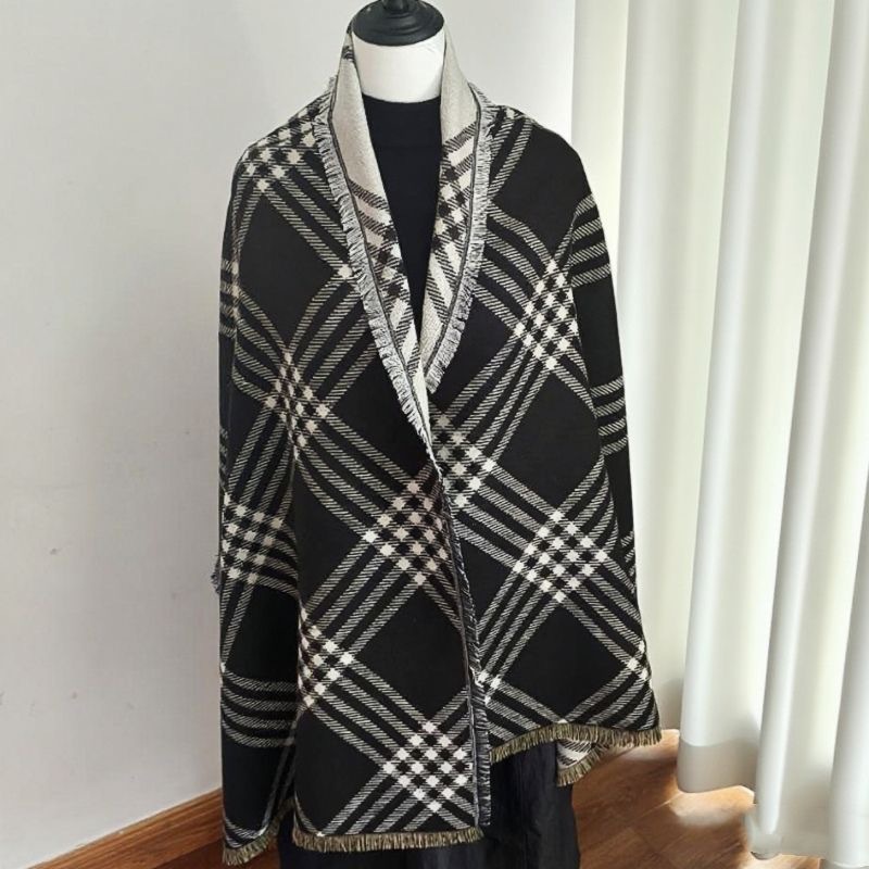 Classic black and white plaid faux cashmere scarf for women, winter warm and versatile, Korean-style shawl with a high-end feel and fringed edge