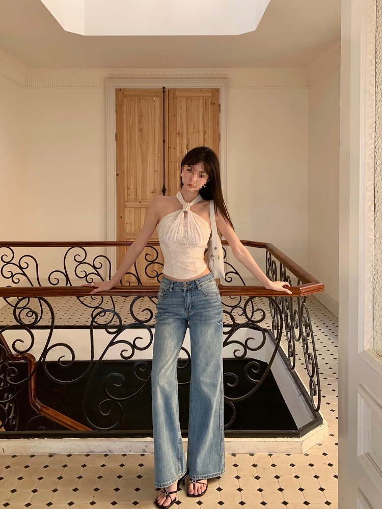 【Elegant and Smart Style】White Lace Design Halter Neck Camisole with a Cinched Waist for Outerwear