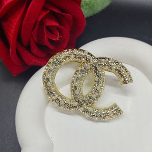 New Style Chanel Pearl Brooch High Sense Fashion Elegant Suit Bag Pin Accessories Double C Letter Corsage