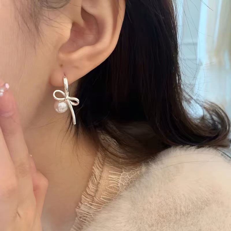 Sweet and Fresh Bow Pearl Earrings Ballet Style Ear Buckle High-End Niche Earrings Ear Clip Mosquito Coil Disc