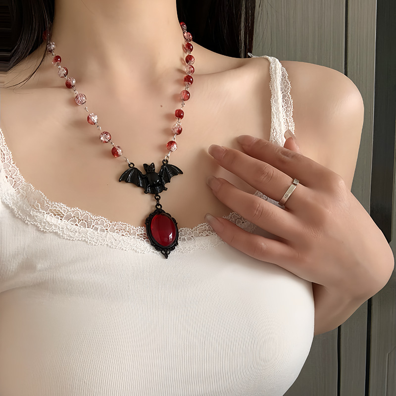 Amazon Explosions New Dark Gothic Style Design Bloody Spider Crystal Necklace ins Cold Style Halloween