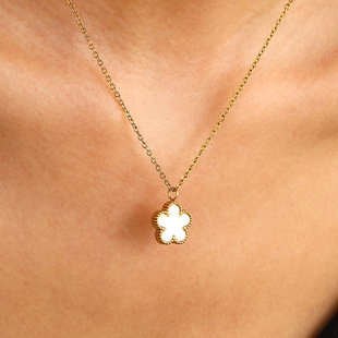 European and American color flower necklace spring and summer fashion exquisite petal pendant ladies titanium steel stainless steel necklace