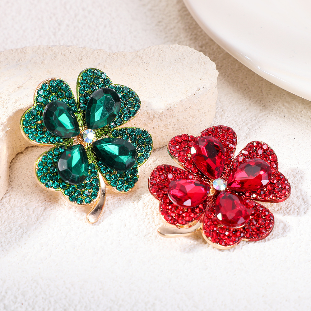 Vintage Colored Diamond Four-Leaf Clover Brooch and Scarf Clip, Dual-Use Luxury Coat and Shawl Waist Cincher, Anti-Exposure Pin Accessory