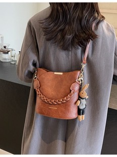 Cross-border Foreign Trade Source Factory Quality Bucket Bag Women's New Retro Simple Commuter Shoulder Crossbody Bag