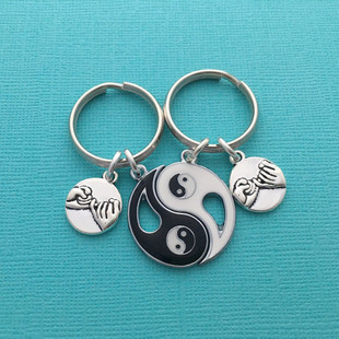 European and American jewelry couple pendant taiji yin and yang BFF Small thumb agreement a pair of double key chain