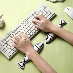 Happy Fish Wrist Mouse Pad Salted Fish Dirty-Resistant Bump Stereo Cross-border Desktop Office High Color Value Internet Red IP