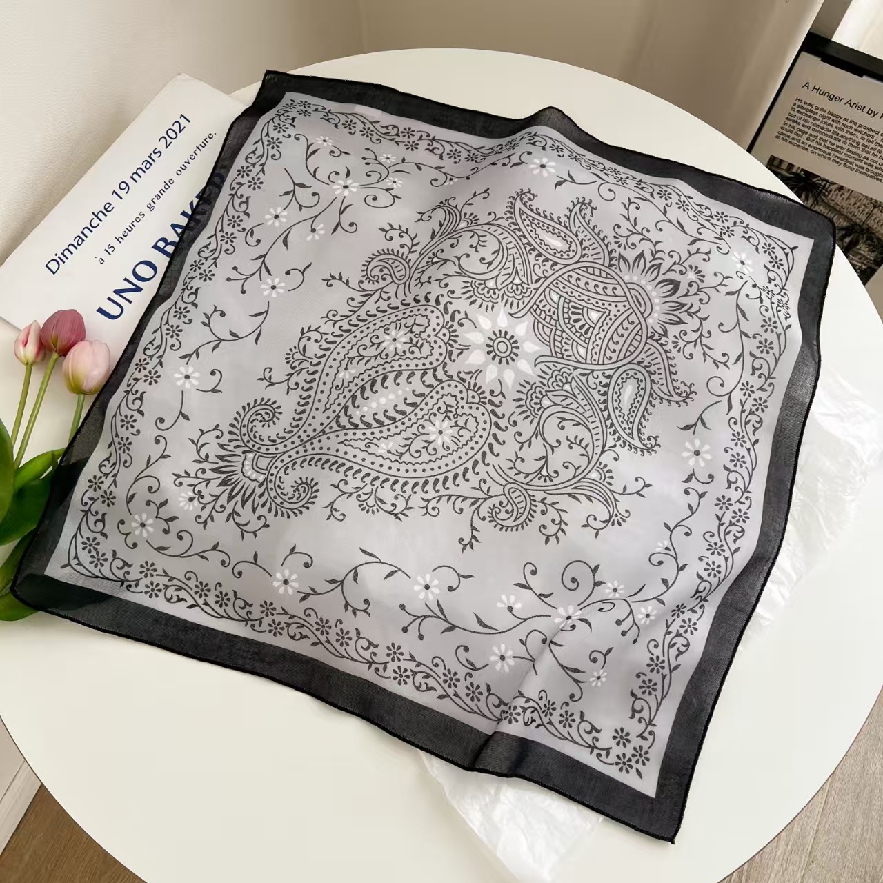 60cm Cotton and Linen Square Scarf, Korean Style Classic Retro Paisley Pattern, Spring and Summer Thin Silk Scarf, Multifunctional Wrist Scarf, Small Neck Scarf