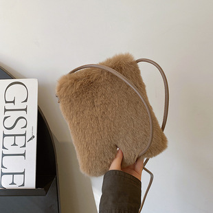 Autumn and winter women's plush bag 2023 new portable mobile phone bag personalized niche design stitching furry messenger bag
