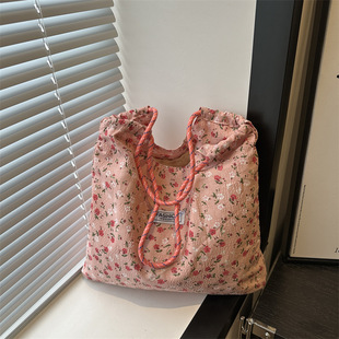 2024 New Tote Bag Large Capacity Stylist Floral Canvas Bag Shoulder Bag Portable Female Student Shopping Bag