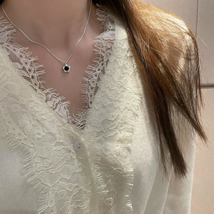 S925 Silver Black Agate Small Flower Necklace Women's Retro Fashion Niche Design Clavicle Chain Ins Sweet and Cool Simple