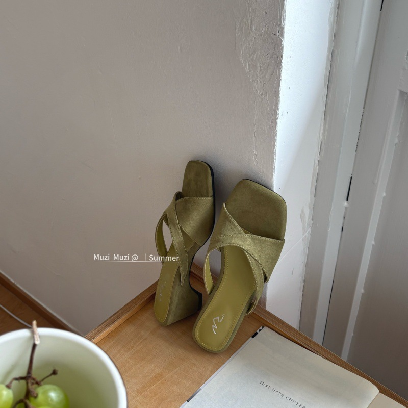 2026 Summer New Style Lambskin Slippers, Elegant and Slimming V-Opening, Versatile and High-End Hollow-Out Square Toe, Women's Sandals for Outdoor Wear