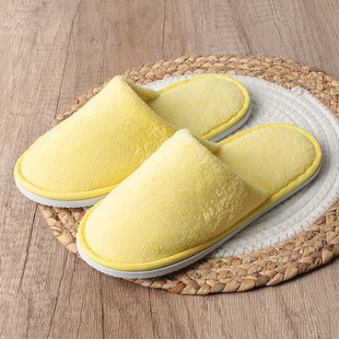 Hotel disposable children's slippers home stay shoes drag guest homestay non-slip thickened duckling cartoon slippers wholesale
