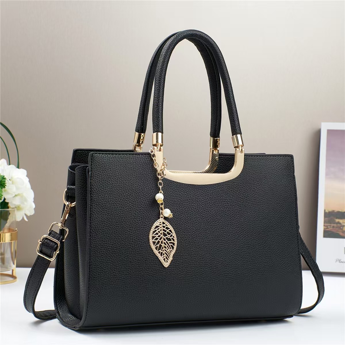 Women's handbags 2025, direct sales from export manufacturers, macaron-colored, simple, trendy, fashionable commuter handbags.