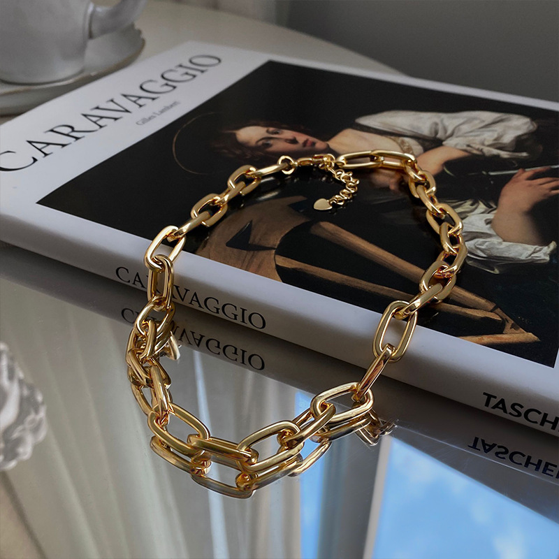 European and American Metal Thick Chain Sweater Chain Necklace Women's Light Luxury Golden Sweater Chain High-end Sense Cyber Celebrity Clavicle Chain Accessories