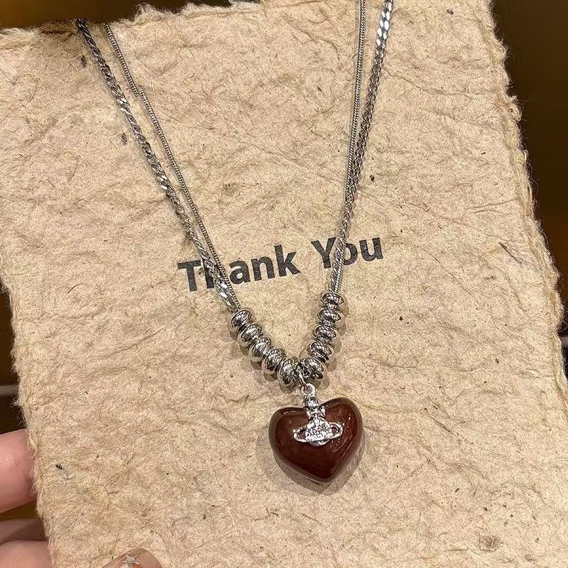 Autumn and Winter Retro Heart Pendant Beaded Necklace Women's Simple Niche Design High-End Daily Commuting Sweater Chain