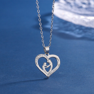 Europe and the United States all-match high-end mother's day gift elegant temperament love heart-shaped big hand holding small hand necklace clavicle chain